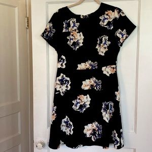 Vince Camuto Fit and Flare Dress, Size 10, Black, Floral, crew neck, cap sleeve